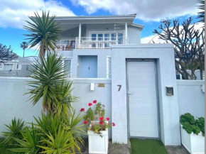 Beach House on 5th Hermanus